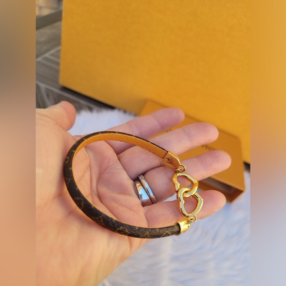 Say Yes LV Bracelet (Size 19) - Picture 4 of 14
